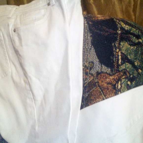 Gloria Vanderbilt White Jeans Sz 10 Petite 28" in seam GV silver-toned h… - Picture 3 of 5